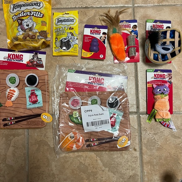 New cats toys and treats value $80 - Picture 3 of 11